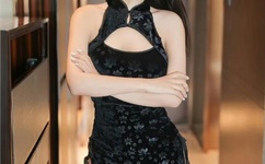 两腿间花蒂被吸得肿了电影